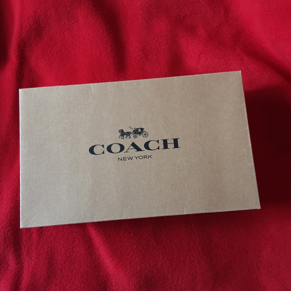 NWT Coach New York Wallet & Gift Box